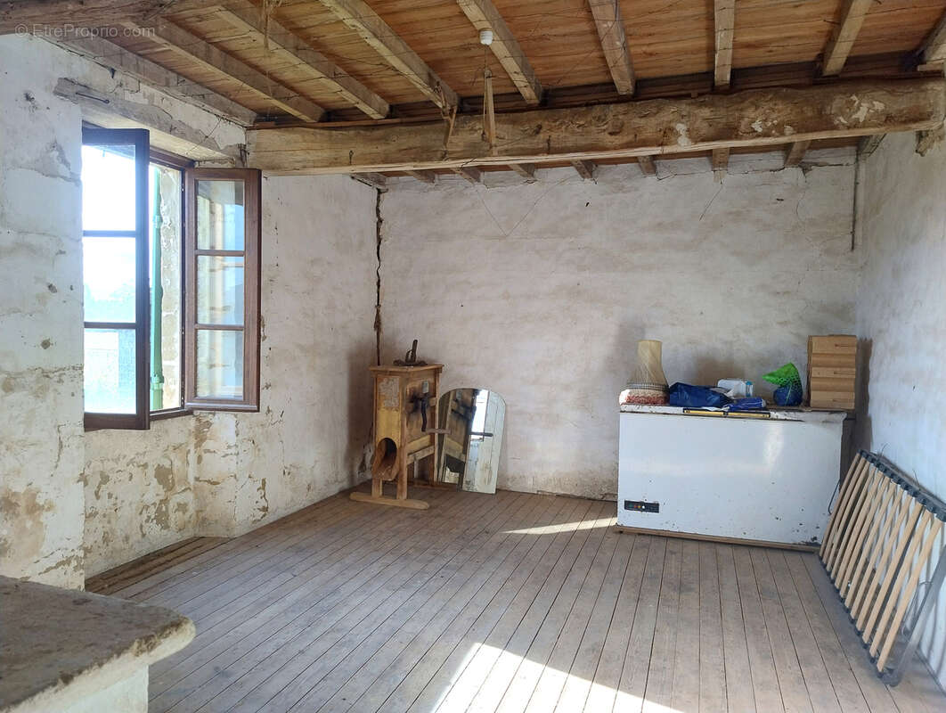 Maison à BOURDELLES