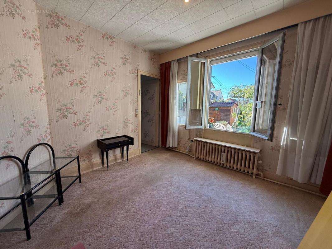 Maison à VILLECRESNES