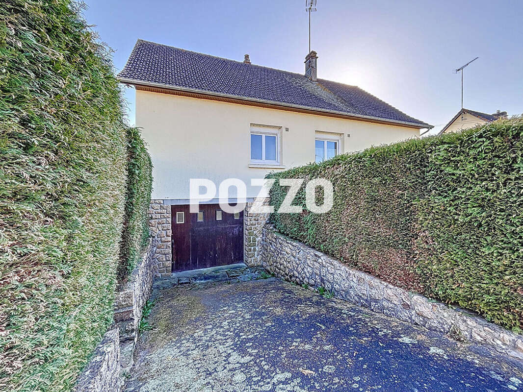 Maison à SAINT-HILAIRE-DU-HARCOUET