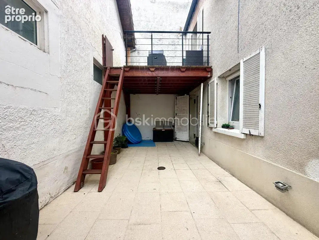 Maison de ville T6 135 m² – Cour privative 40 m² – Terrasse en mezzanine sans vis-à-vis - photo 10