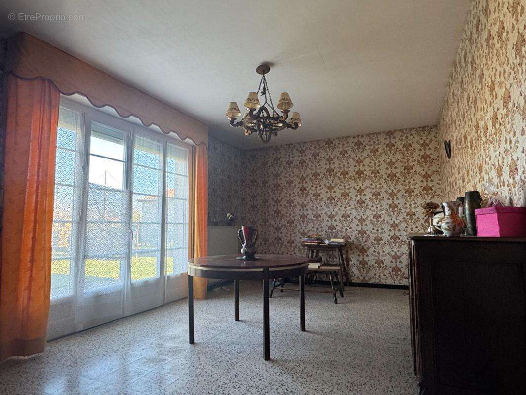 Maison à VAYRES