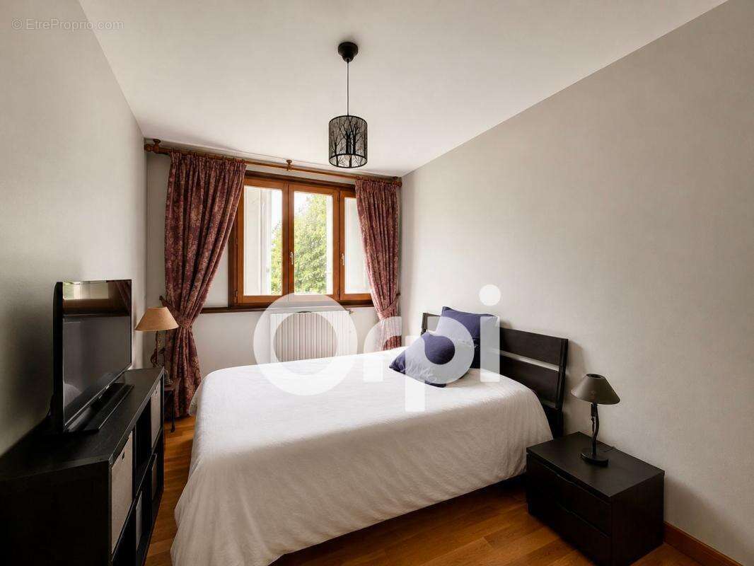 Appartement à SAINT-MARTIN-D'HERES
