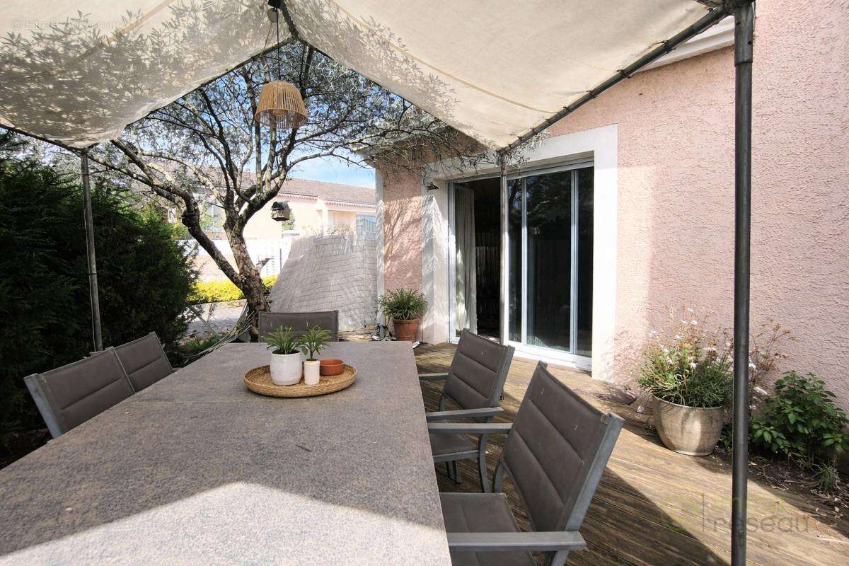 Maison à SAINT-BARTHELEMY-DE-VALS