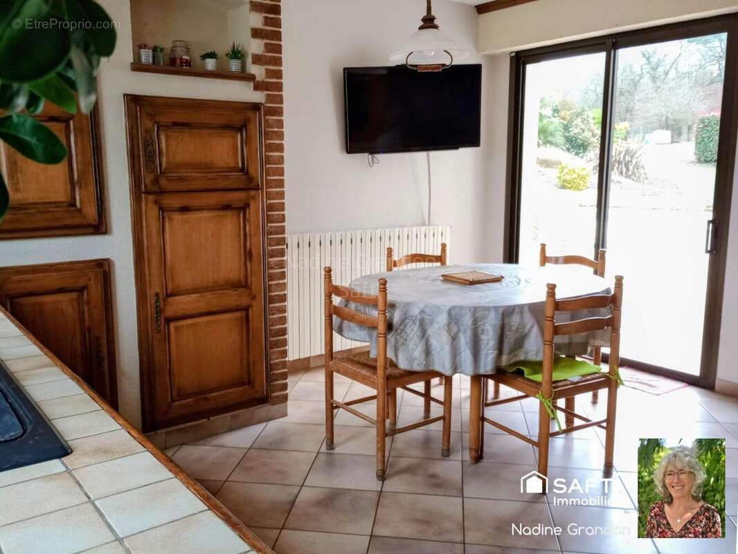 Maison 208 m² à Oriolles  - photo 8
