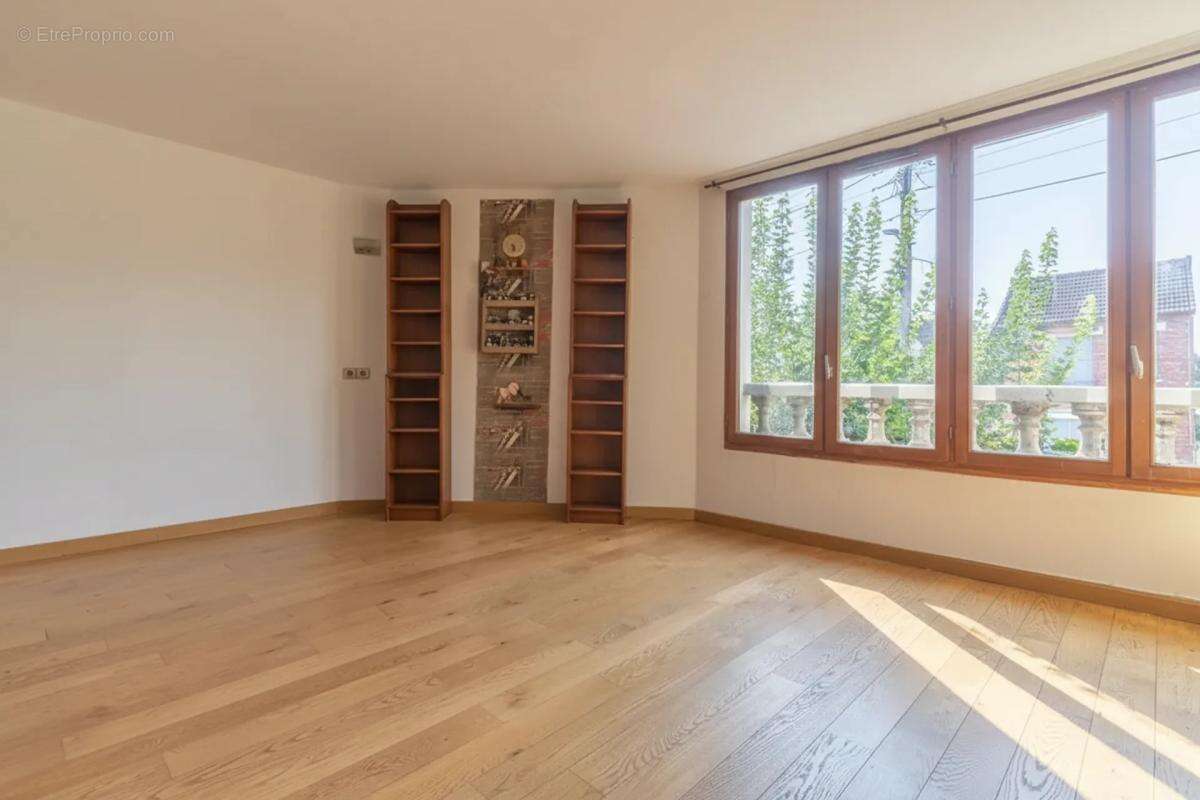 Maison historique de 127 m² - 2/3 chambres avec jardin - 95320 - photo 3