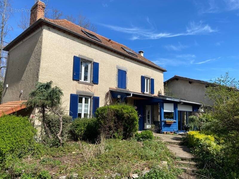 Maison à LUZILLAT