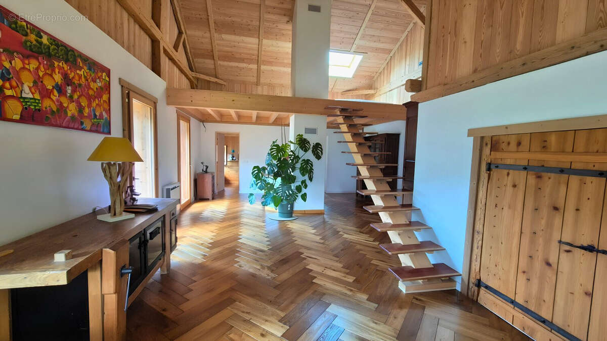 Maison 300 m² à Bonneville  - photo 9