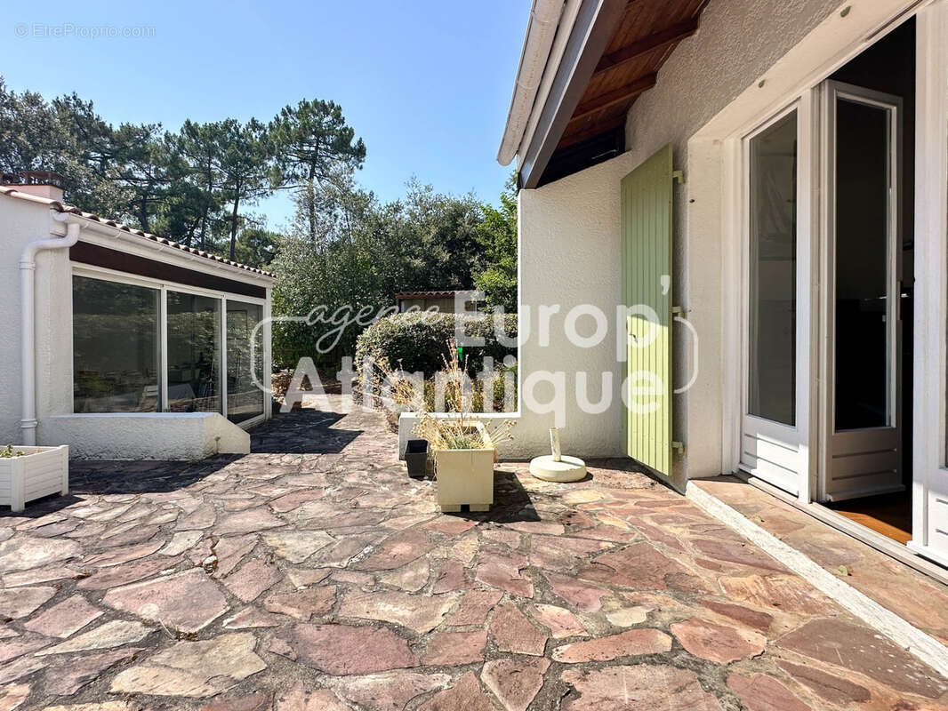 Villa avec piscine 200m2 habitables - Parc de la résidence - La Palmyre - photo 28