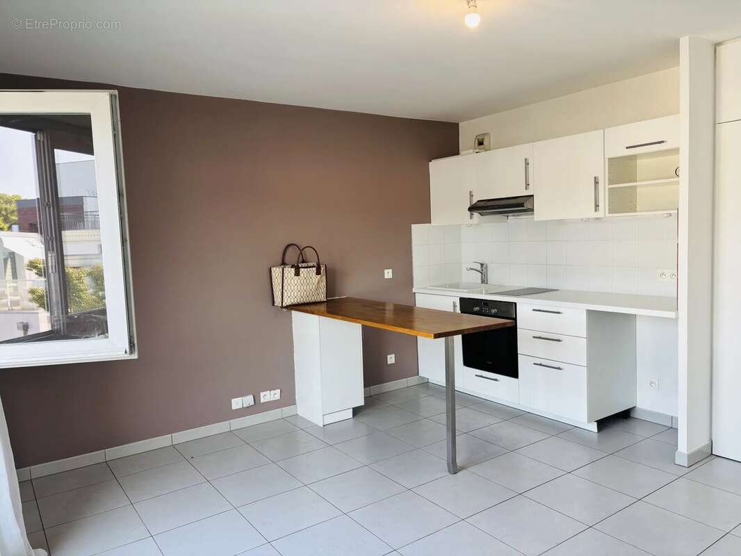 Saint-Ouen /  Grand Studio Lumineux de 27 m² –  Calme sur Jardins - photo 2