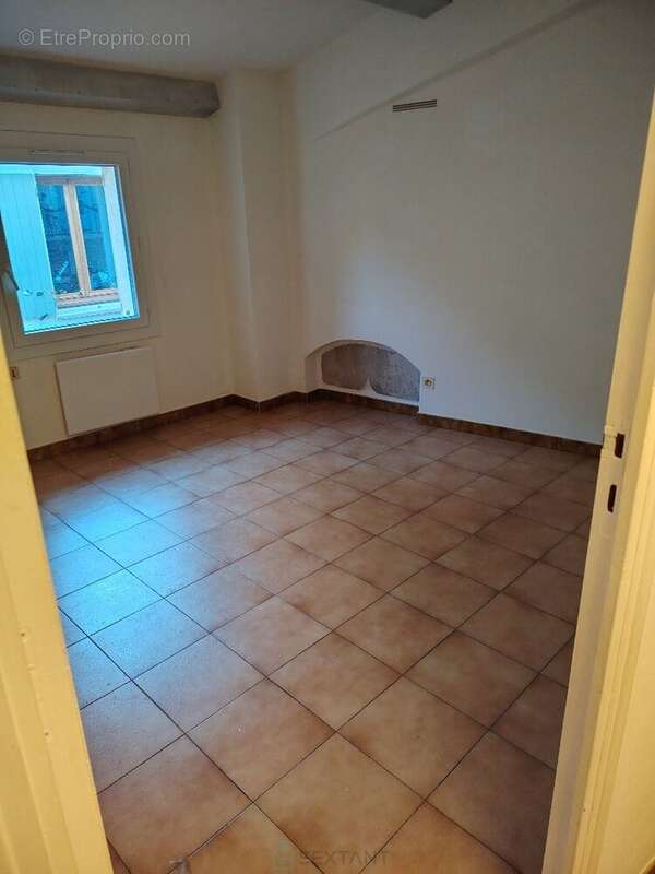 Maison à REVEST-DES-BROUSSES