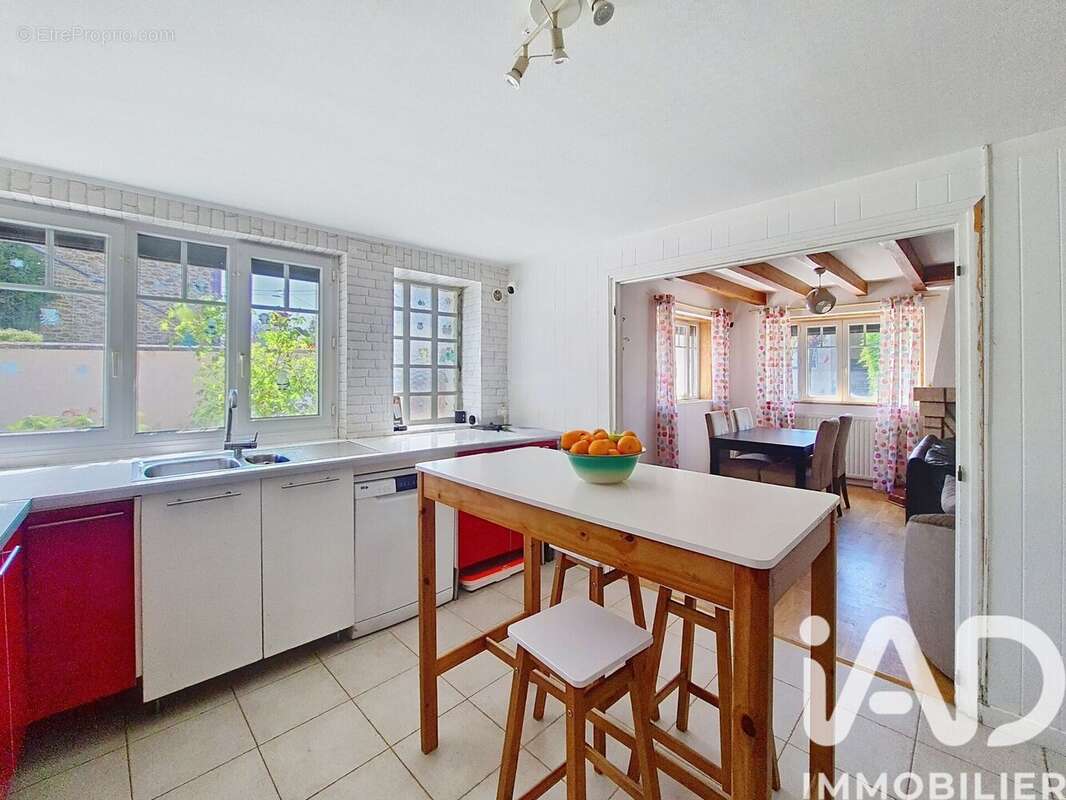 Maison 74 m² à Isles-Les-Meldeuses  - photo 4