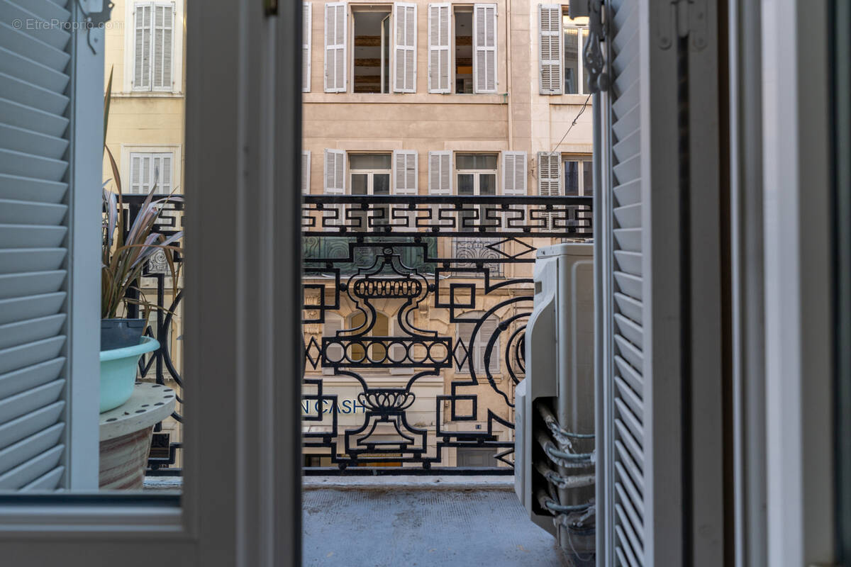 Commerce à MARSEILLE-1E