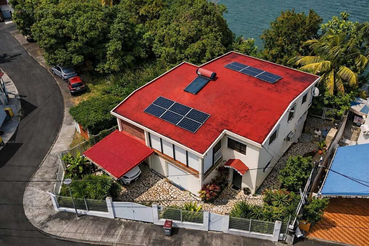 Maison à LES TROIS-ILETS