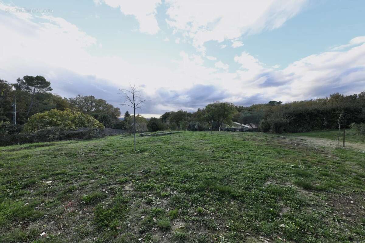 Terrain à UZES