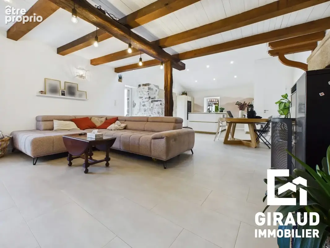Maison 6 pièces 144 m² à vendre à Saint-Cyr-Des-Gats (85410) - photo 4