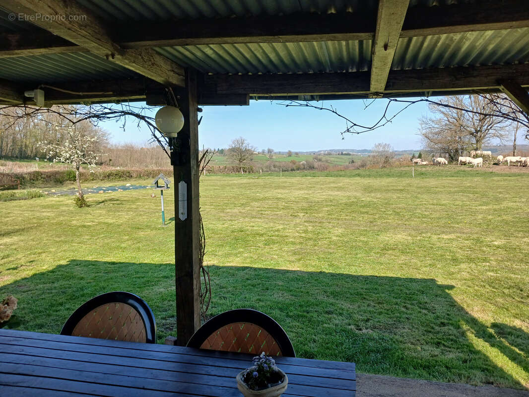 Maison à CHASTELLUX-SUR-CURE