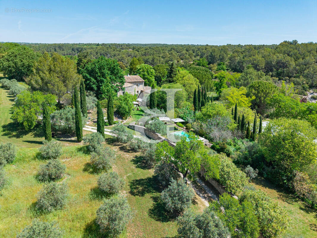Maison à GORDES