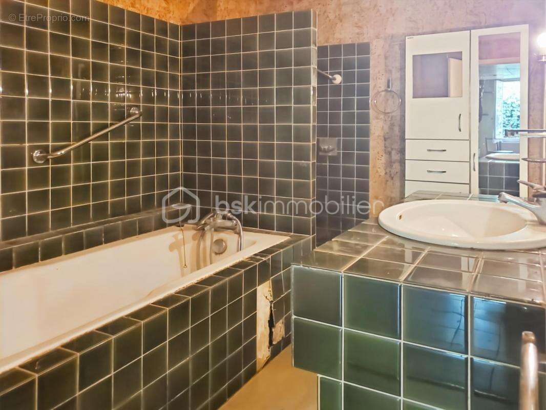 Maison à MAIRE-LEVESCAULT