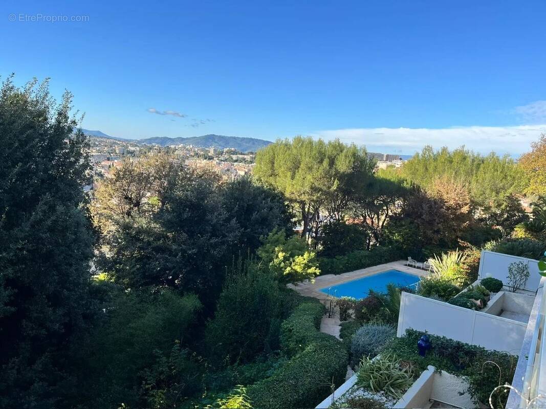 Appartement à LE CANNET