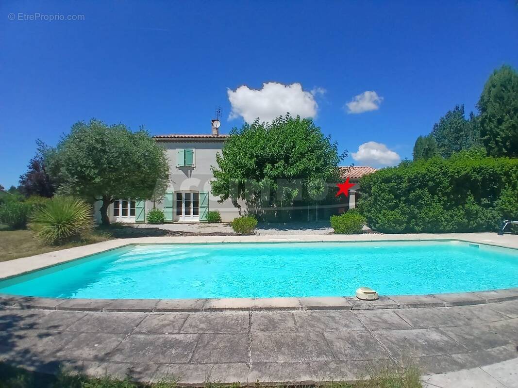 Maison à AMBRES