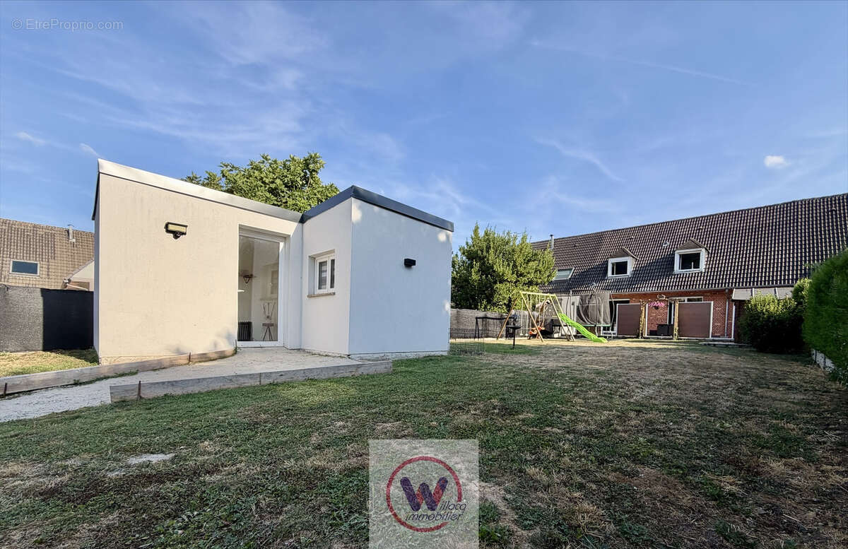 Belle maison de residence avec local professionnel en annexe - photo 10