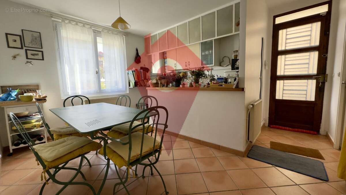 Maison familiale avec jardin, 4 chambres et fort potentiel - photo 6