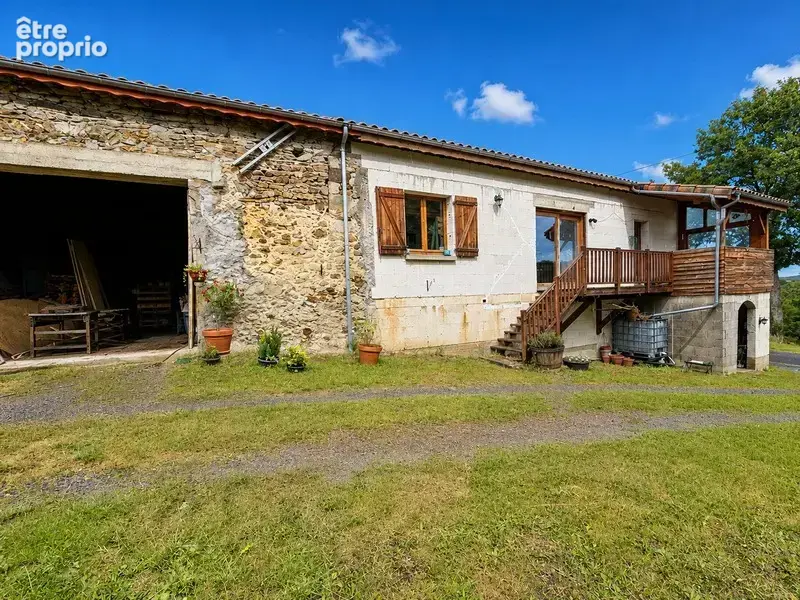  Maison à vendre à Manglieu – 162 m² habitables avec granges, 5 chambres, terrain et vue dégagée sur la nature - photo 2