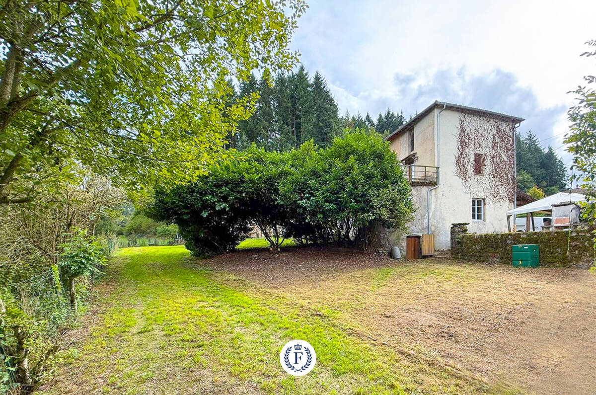 Maison à OUROUX