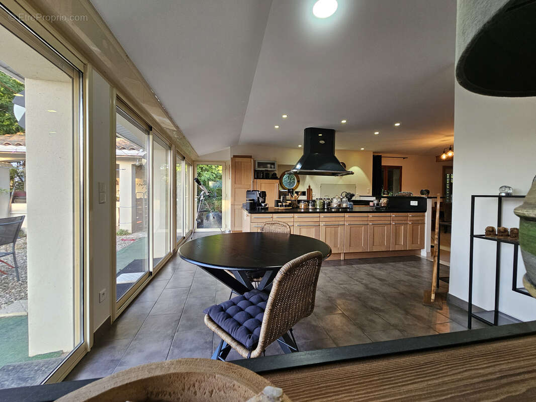 Propriété équestre de 5 hectares, entièrement clos, maison de plain pied 210m2 annexe 130m2 - photo 8