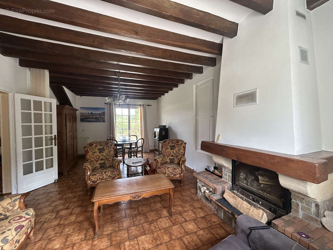 Propriété de 7473 m2 située au calme : maison avec dépendance et étang - photo 5