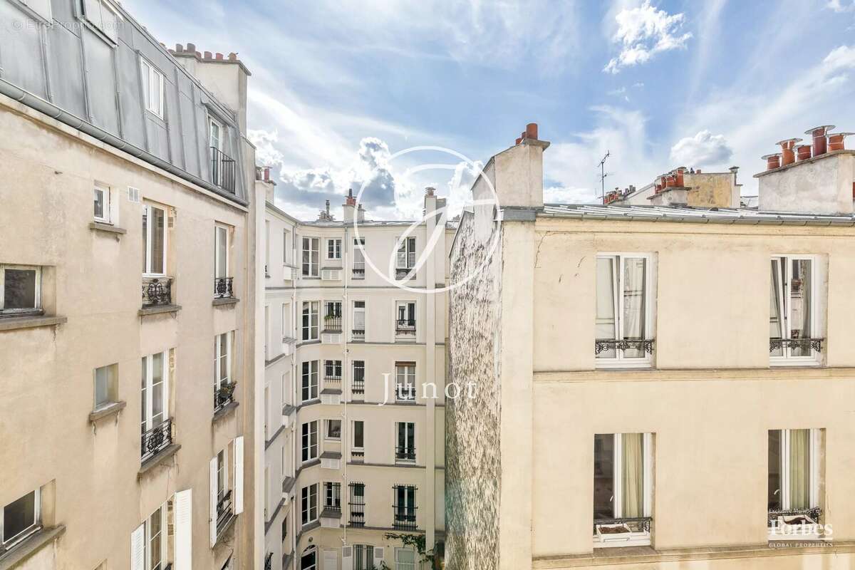 Appartement à PARIS-18E