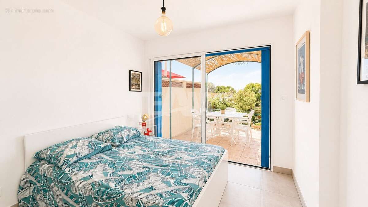 SÈTE  Maison rénovée avec vue panoramique sur la mer, terrasse de 60 m² et terrain de 890 m² - photo 20