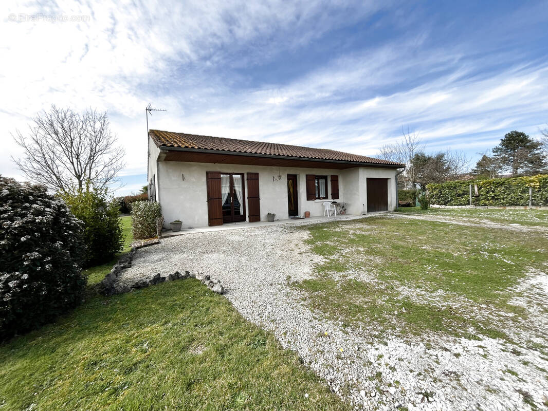 Maison à CHATEAUBERNARD