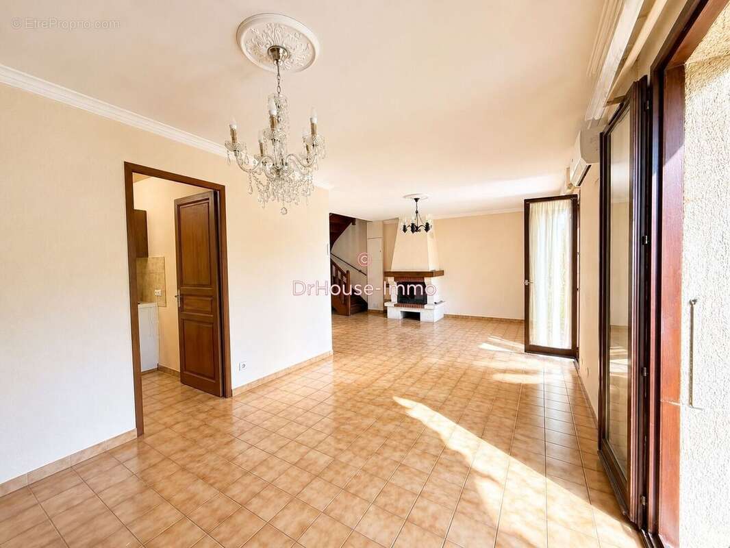 Maison à CAGNES-SUR-MER