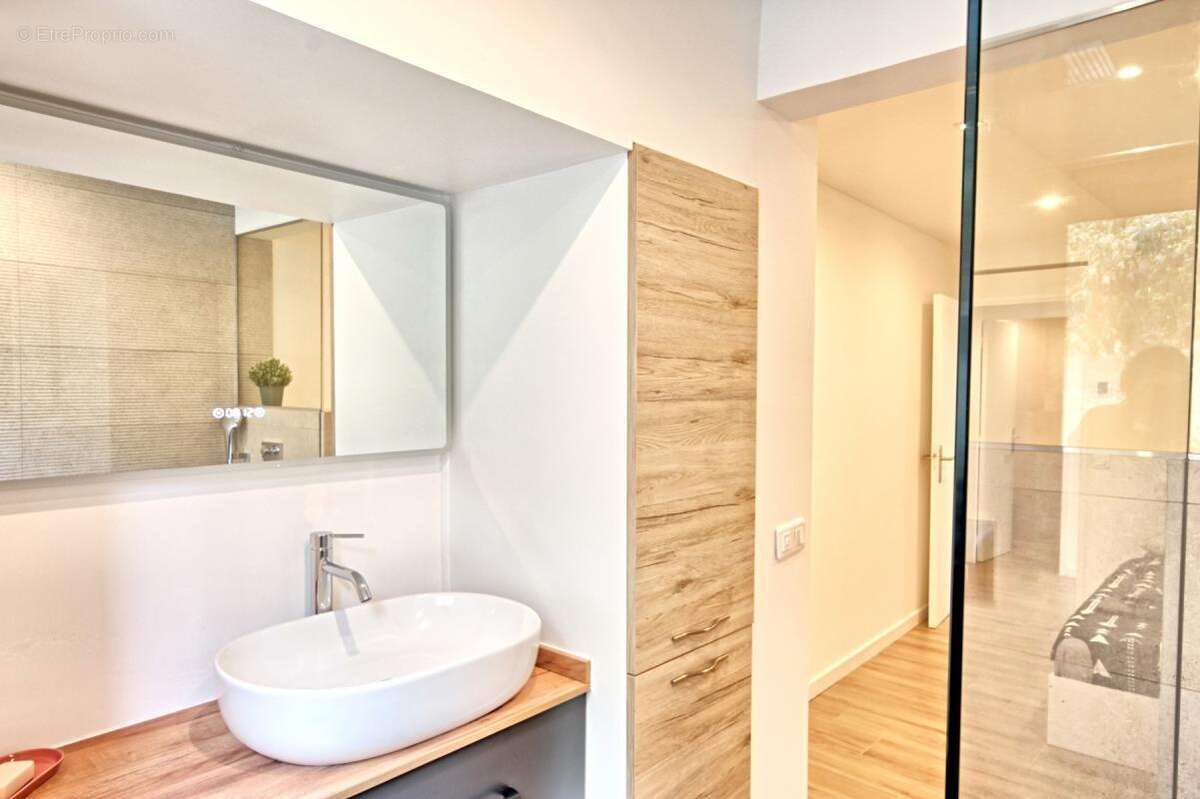 Appartement à LE CANNET