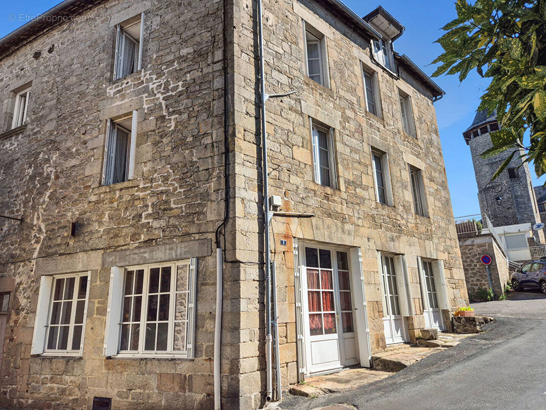 Maison à TREIGNAC