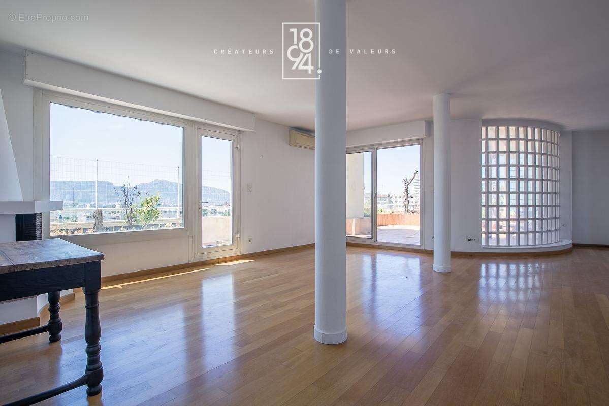 Appartement T3 à vendre Marseille 8e (13008)  100 m²  Toit Terrasse Dernier étage Carré d'Or - photo 12