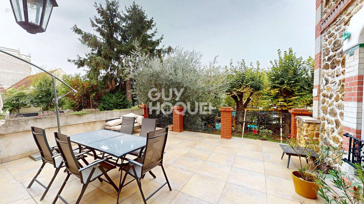 Maison à LES PAVILLONS-SOUS-BOIS