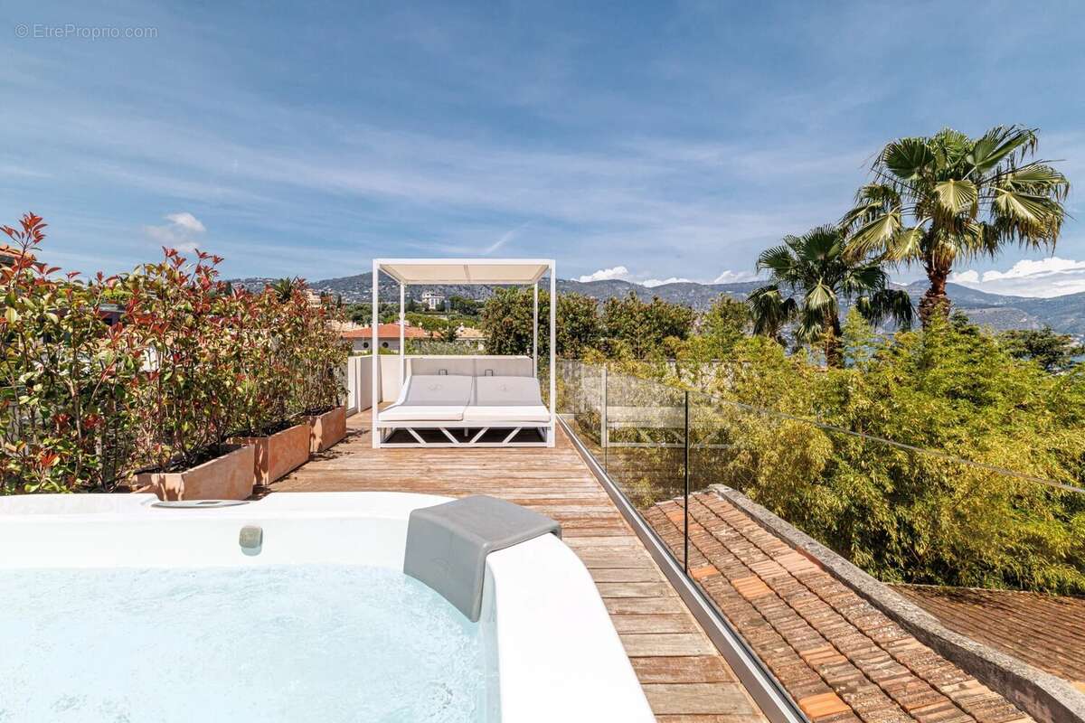 Maison à SAINT-JEAN-CAP-FERRAT