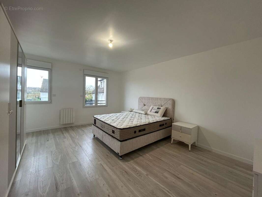 Maison à VILLENEUVE-SAINT-GERMAIN