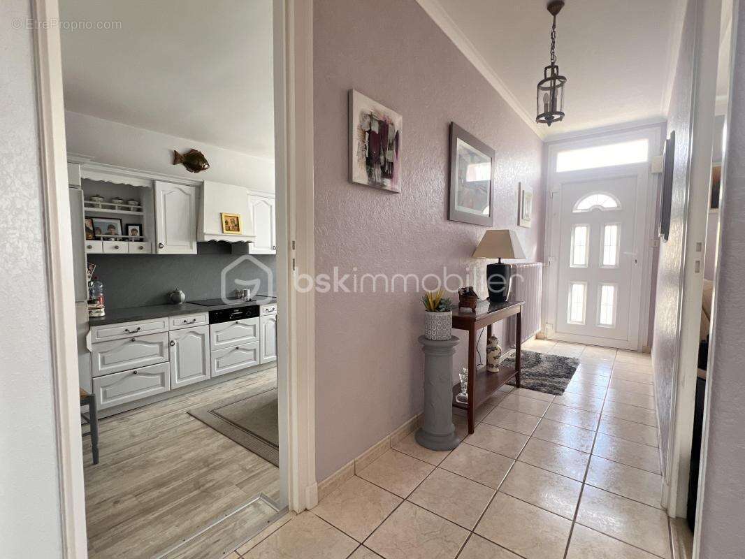Maison de ville de 4 chambres avec garage et jardin - photo 4