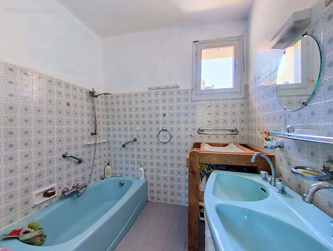 Prox Voie Verte / Métro Cuire - grande maison familiale - photo 14