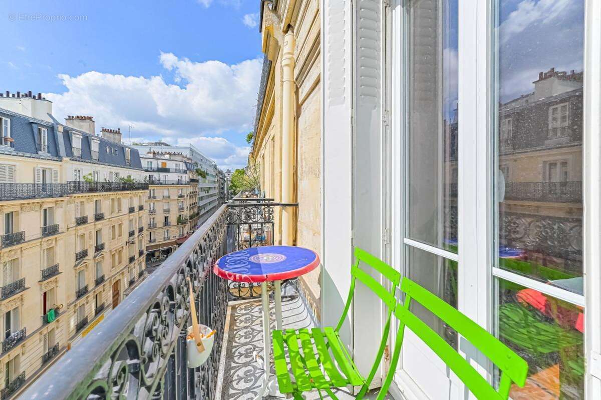 Appartement à PARIS-18E