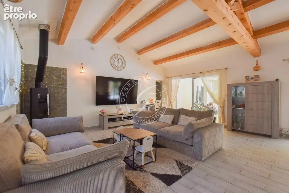 A vendre flayosc - villa  de 225 m2 avec piscine à pieds au village - photo 8