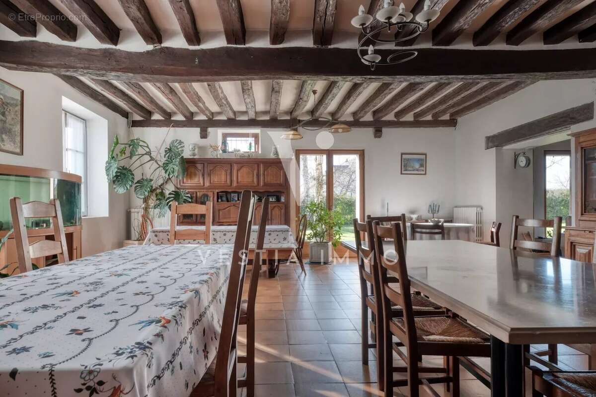 Commerce à PRUNAY-EN-YVELINES