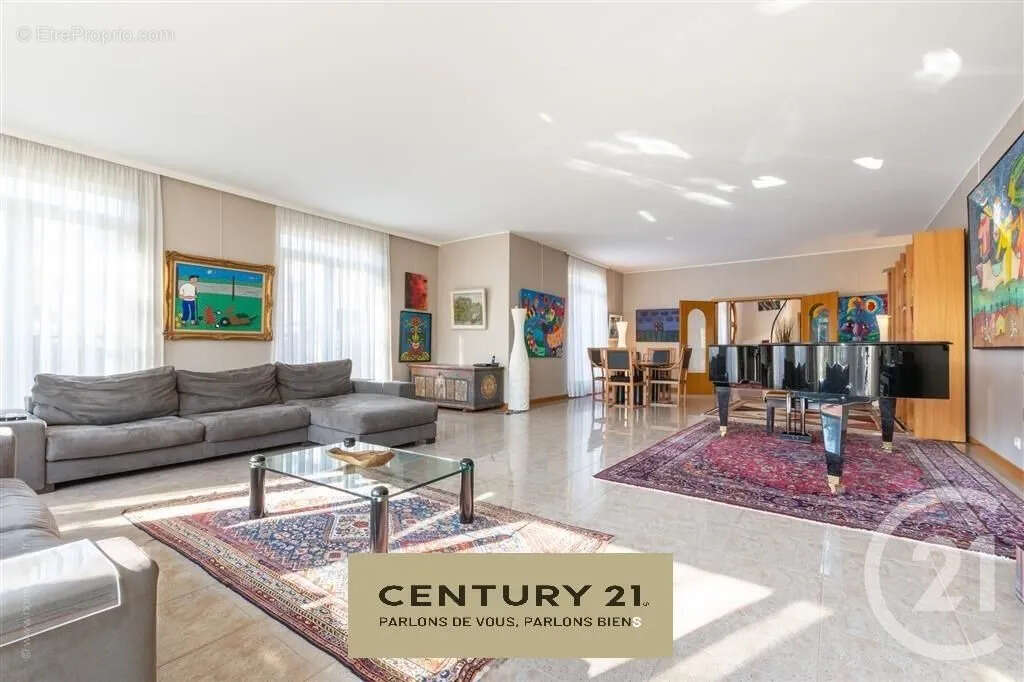 Maison à SAINT-MAUR-DES-FOSSES