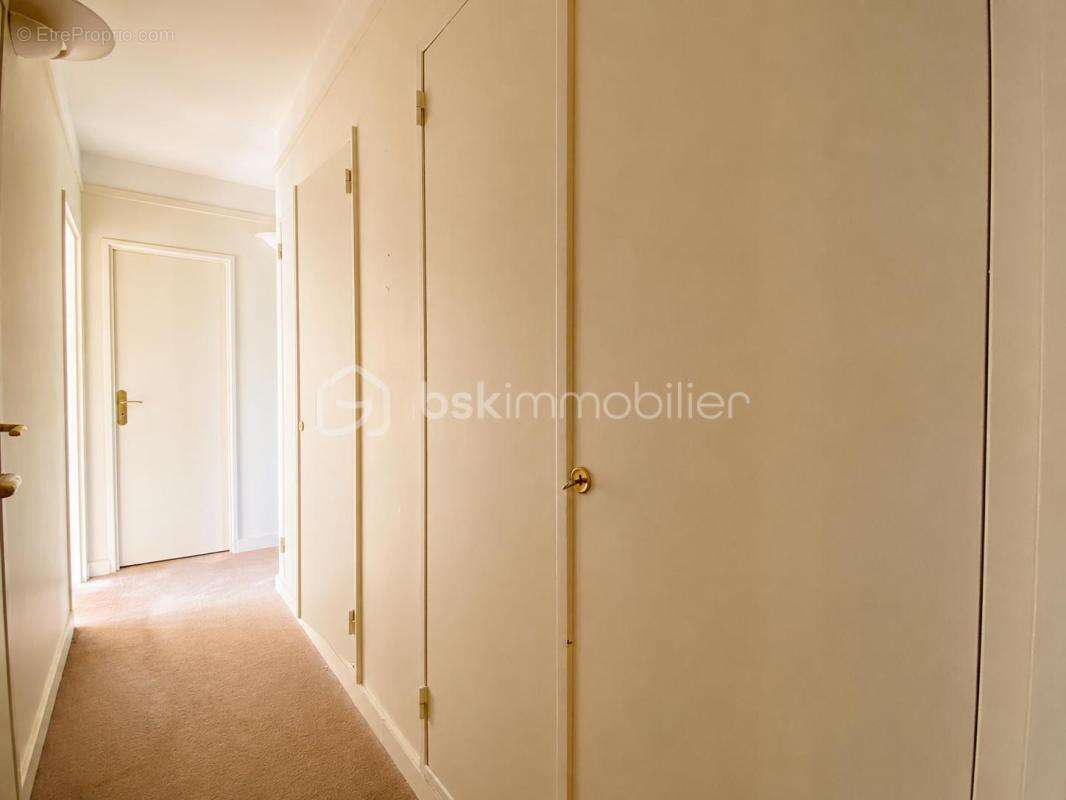 Appartement à VILLE-D'AVRAY