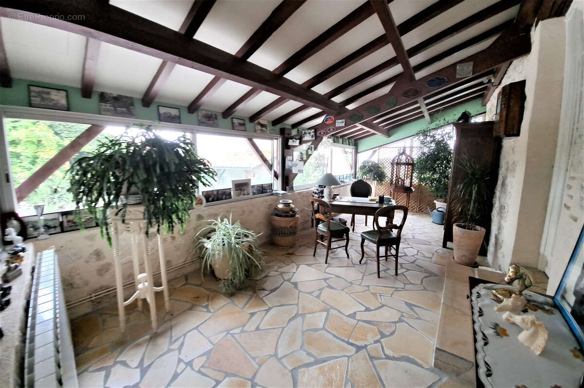 Maison à SAINTE-COLOMBE-DE-VILLENEUVE