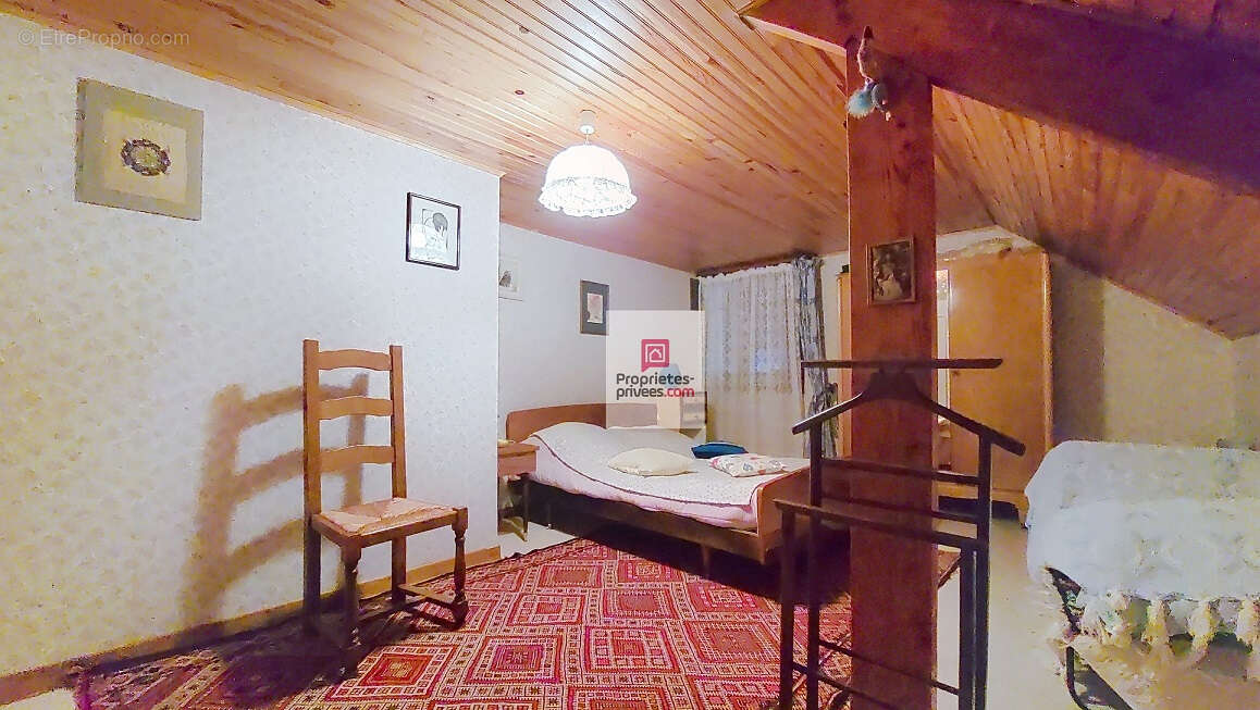 Maison à ROUFFIGNAC-SAINT-CERNIN-DE-REILHAC