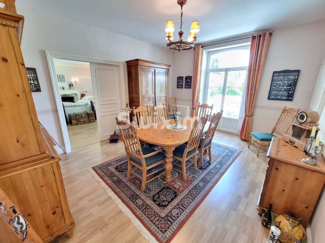 Maison à VARENNES-VAUZELLES